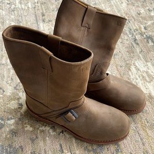 LL Bean Men’s boots.  Brown size 11M